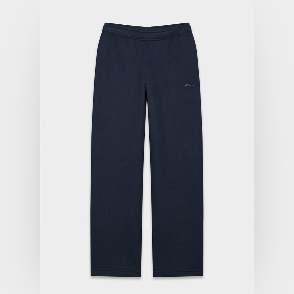 Aritzia mega straight sweatpants brand new tags on.
